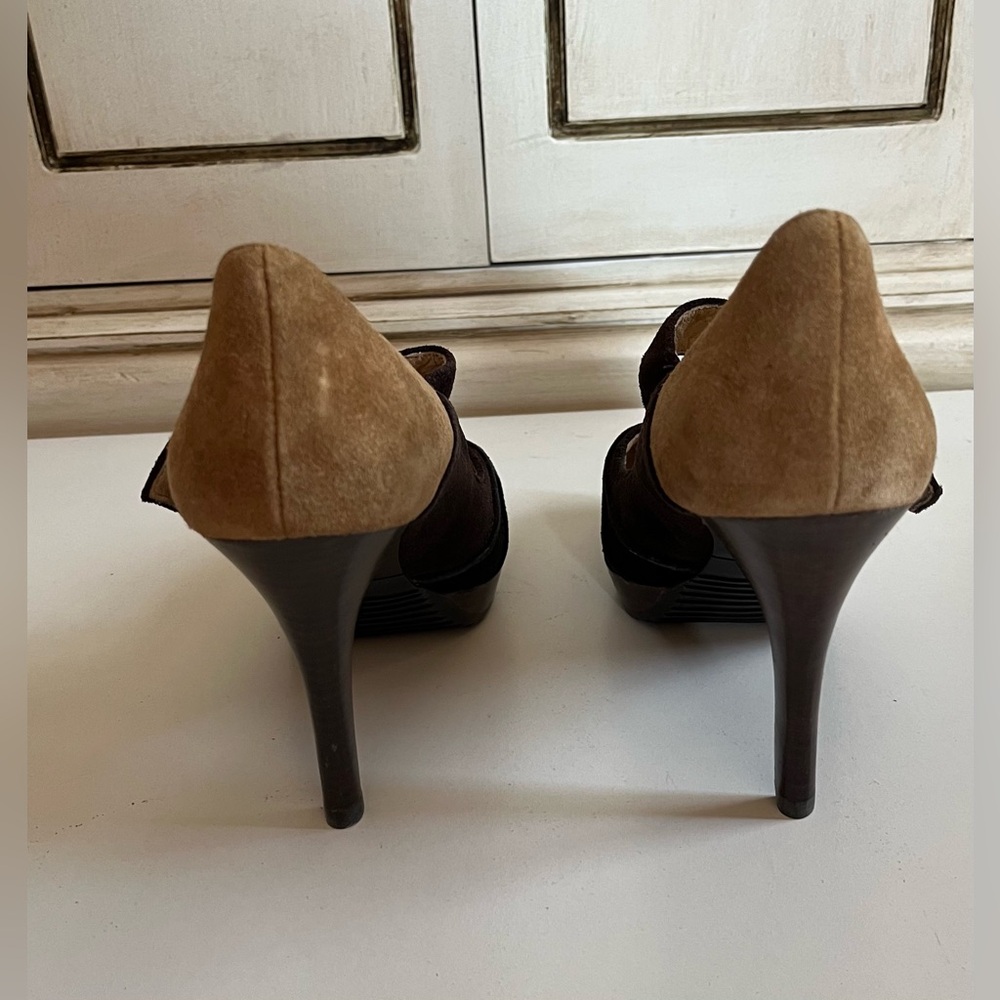 MICHAEL Michael Kors Brown Tan Black Suede Maryjane Gold buckle Pump Size 6.5 - Picture 12 of 16
